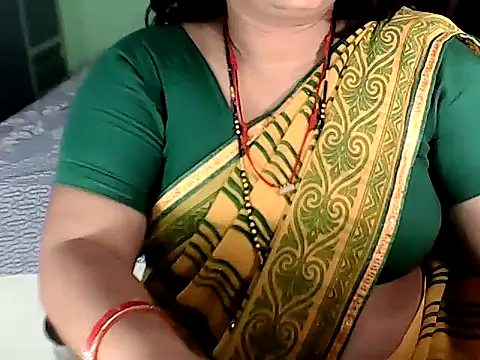 Snapshot of BABITA_KUMARII chatting on November 5, 4:43 pm BABITA KUMARII online show from November 5, 4:43 pm