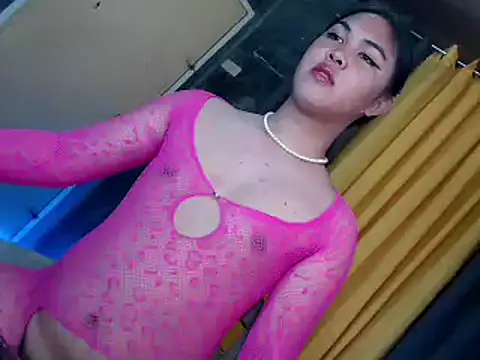 Snapshot of itsme_karina5 chatting on October 8, 12:01 am itsme karina5 online show from October 8, 12:01 am