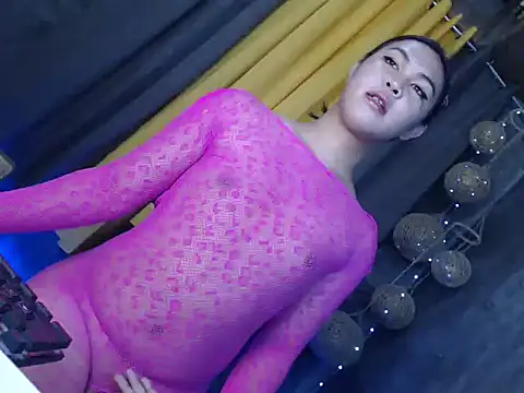 Snapshot of itsme_karina5 chatting on October 17, 11:39 pm itsme karina5 online show from October 17, 11:39 pm