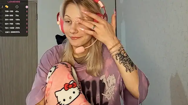 Snapshot of KandaceMassanelli chatting on October 8, 9:33 am KandaceMassanelli online show from October 8, 9:33 am