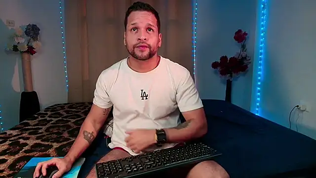 LucasGaeel online show from April 13, 12:09 pm