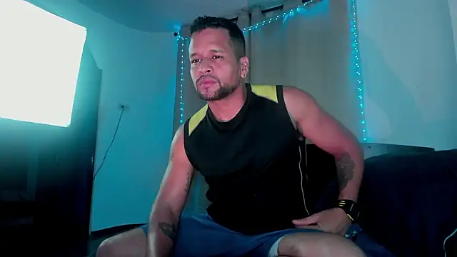 LucasGaeel online show from October 2, 3:54 am