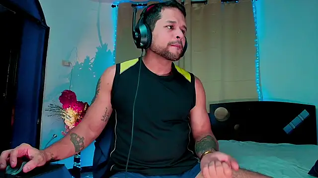 LucasGaeel online show from November 15, 12:03 am