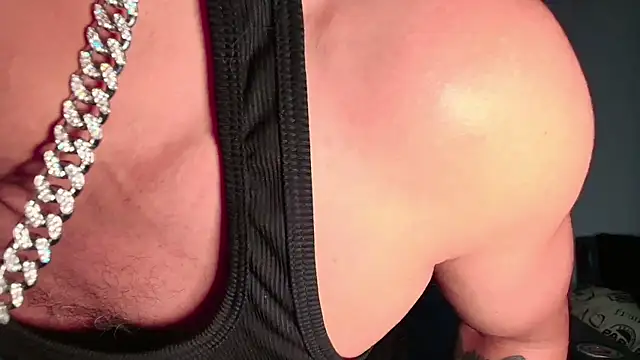 Snapshot of LucasGaeel chatting on February 7, 12:13 pm LucasGaeel online show from February 7, 12:13 pm