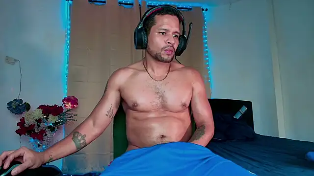 LucasGaeel online show from October 12, 4:58 am