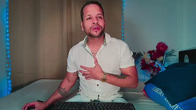 LucasGaeel online show from January 10, 1:01 am