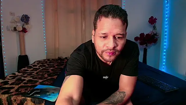 LucasGaeel online show from April 12, 12:52 pm