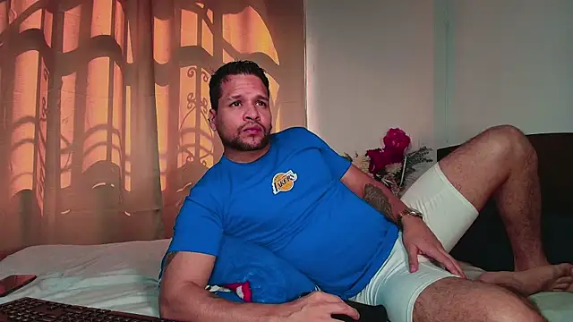 LucasGaeel online show from January 13, 7:07 pm