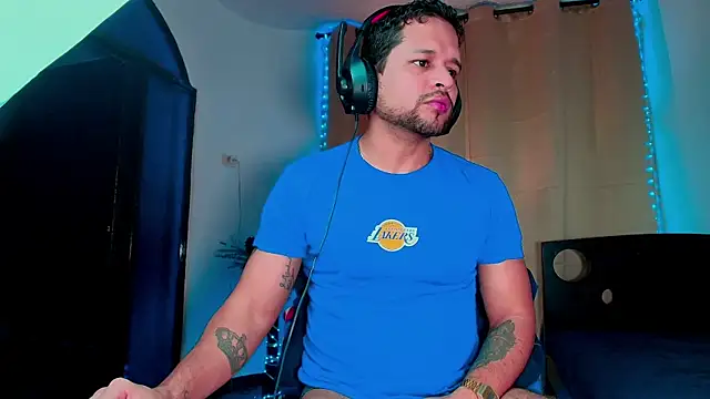 LucasGaeel online show from November 25, 3:18 am