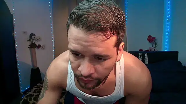 LucasGaeel online show from April 18, 11:56 am