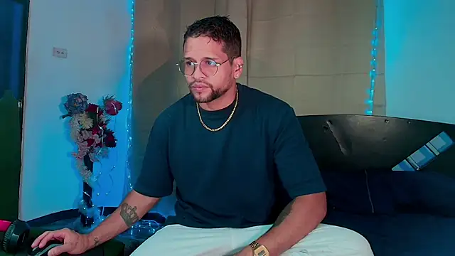 LucasGaeel online show from October 9, 12:22 am