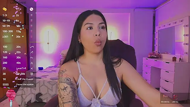 Snapshot of kloe28 chatting on May 29, 3:34 am kloe28 online show from May 29, 3:34 am