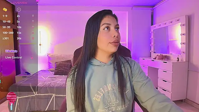 kloe28 online show from March 27, 3:59 am