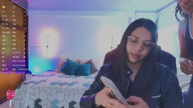 Snapshot of kloe28 chatting on July 2, 3:23 am kloe28 online show from July 2, 3:23 am