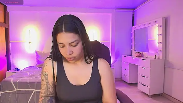 kloe28 online show from April 10, 3:46 am