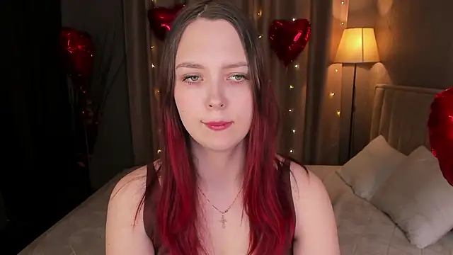 Monica  Queen online show from February 17, 5:05 am