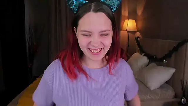 Monica  Queen online show from November 30, 5:30 am