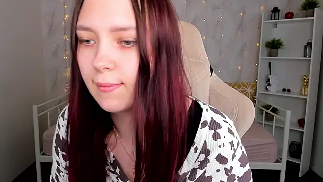 Monica  Queen online show from April 18, 5:43 am