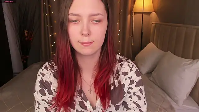 Monica  Queen online show from March 17, 5:32 am