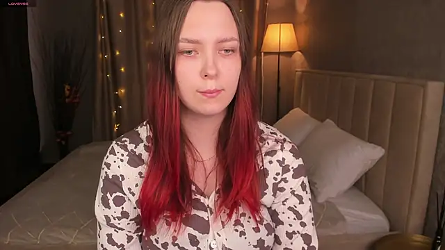 Monica  Queen online show from March 14, 5:35 am