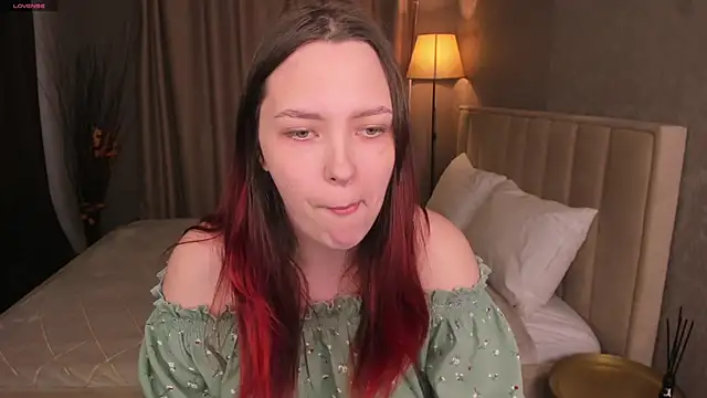 Monica  Queen online show from March 19, 5:40 am