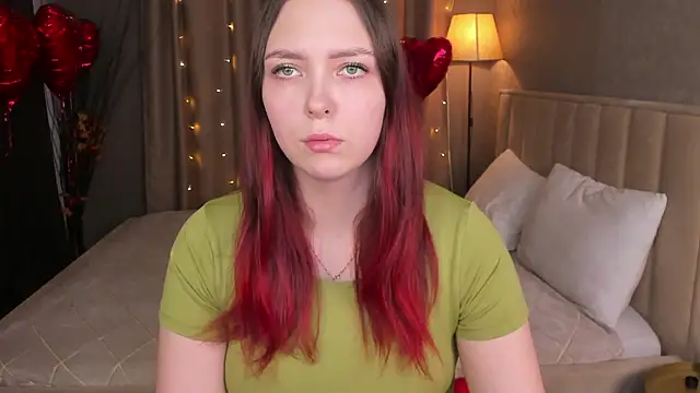 Monica  Queen online show from February 24, 5:30 am