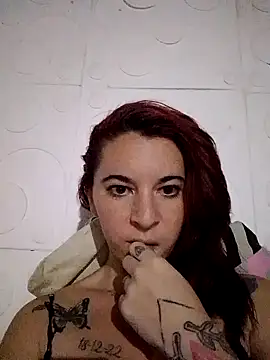 Snapshot of I_v_i_ chatting on October 14, 4:35 am I v i online show from October 14, 4:35 am