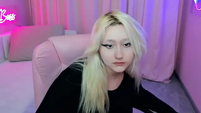 Snapshot of JuliaSharkk chatting on September 24, 3:40 pm JuliaSharkk online show from September 24, 3:40 pm