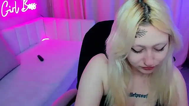 Snapshot of JuliaSharkk chatting on September 29, 1:50 pm JuliaSharkk online show from September 29, 1:50 pm