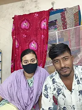 Snapshot of Love_Queen11 chatting on November 10, 4:23 pm Love Queen11 online show from November 10, 4:23 pm