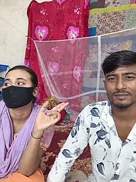 Snapshot of Love_Queen11 chatting on November 4, 5:28 pm Love Queen11 online show from November 4, 5:28 pm