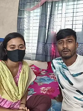 Snapshot of Love_Queen11 chatting on November 7, 8:52 am Love Queen11 online show from November 7, 8:52 am