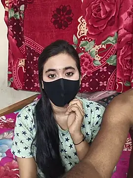 Snapshot of Love_Queen11 chatting on November 28, 4:40 pm Love Queen11 online show from November 28, 4:40 pm