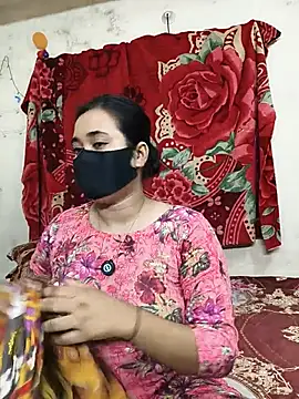 Snapshot of Love_Queen11 chatting on May 24, 4:51 pm Love Queen11 online show from May 24, 4:51 pm
