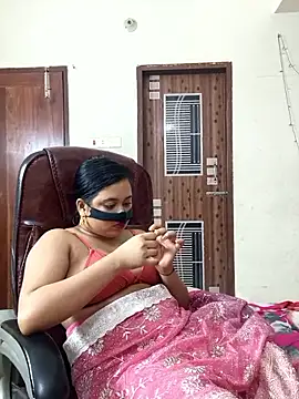 Snapshot of Love_Queen11 chatting on May 13, 8:38 pm Love Queen11 online show from May 13, 8:38 pm