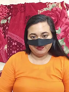 Snapshot of Love_Queen11 chatting on June 9, 4:19 pm Love Queen11 online show from June 9, 4:19 pm