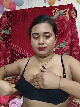 Snapshot of Love_Queen11 chatting on May 18, 5:51 pm Love Queen11 online show from May 18, 5:51 pm