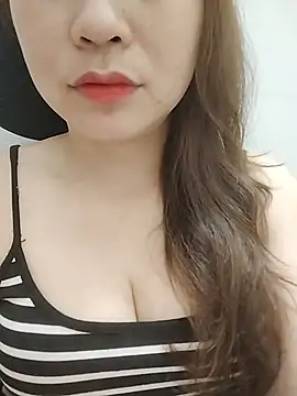 Girl Shy2000 online show from May 19, 9:00 pm
