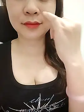 Girl Shy2000 online show from April 9, 10:05 pm