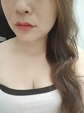 Girl Shy2000 online show from May 22, 1:31 pm