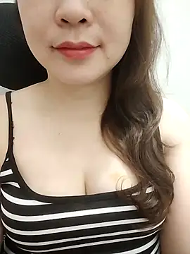 Girl Shy2000 online show from April 22, 11:00 pm