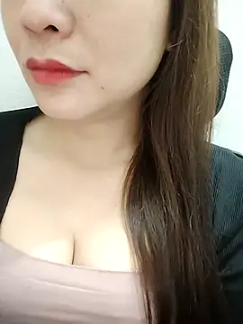 Girl Shy2000 online show from December 17, 5:18 pm