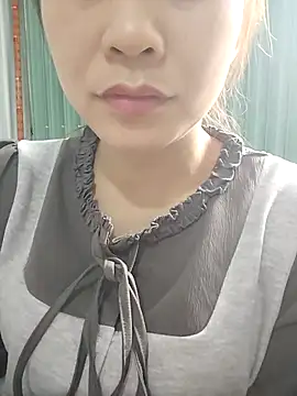 Girl Shy2000 online show from November 10, 2:27 am