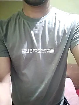 Snapshot of Ilhaamgrey chatting on April 21, 2:34 pm Ilhaamgrey online show from April 21, 2:34 pm