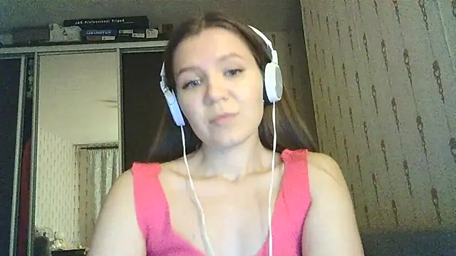 Snapshot of Kalivess chatting on October 24, 8:08 pm Kalivess online show from October 24, 8:08 pm