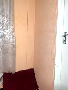 Caramel102004 online show from September 25, 12:27 am