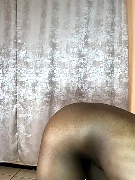 Caramel102004 online show from October 3, 9:38 pm