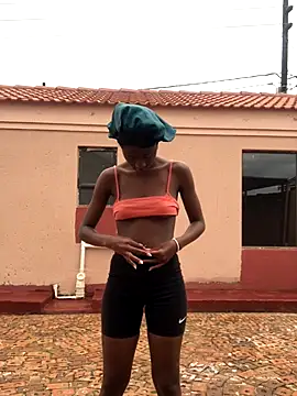 Caramel102004 online show from December 19, 8:49 am