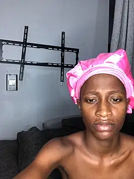 Caramel102004 online show from February 10, 11:26 pm