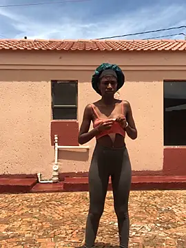 Caramel102004 online show from December 20, 9:01 am